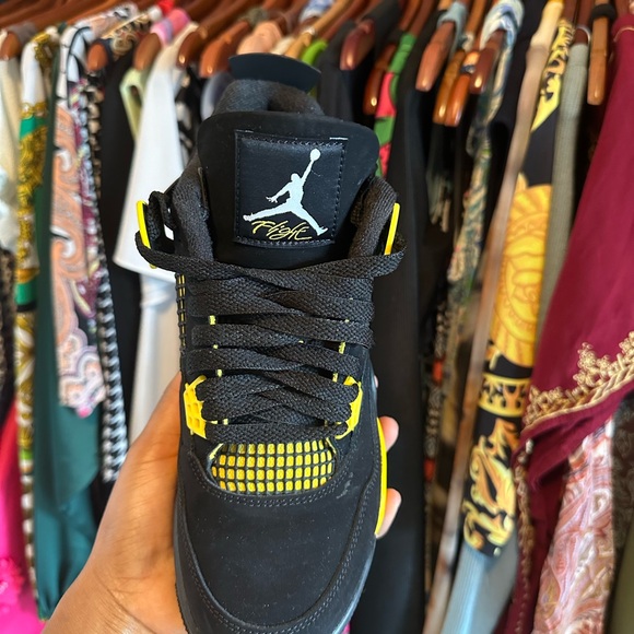 Jordan Retro 4 Thunder Yellow GS 6.5Y - Picture 5 of 6